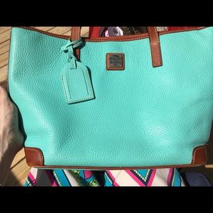 Pebble grain Charleston Mint Dooney and Bourke!